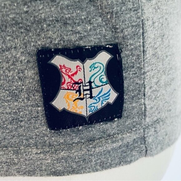 Lot of NWT Harry Potter Keychain Hogwarts Houses + Hogwarts T-Shirt (Size XS) - Picture 5 of 16